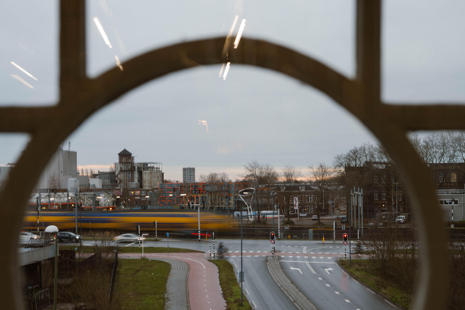 Energieke verduurzaming De Vliert en De Gruyter Fabriek door plaatsen van ruim 2.150 zonnepanelen